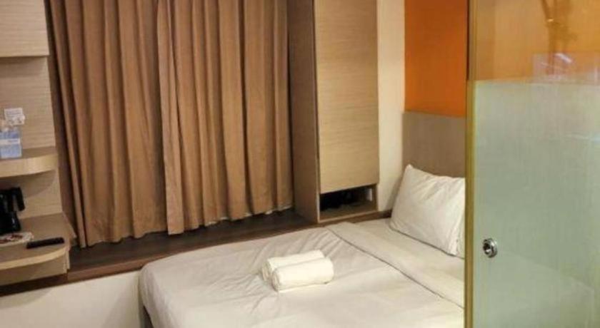 Reddoorz Premium @ Balestier Hotel 3*